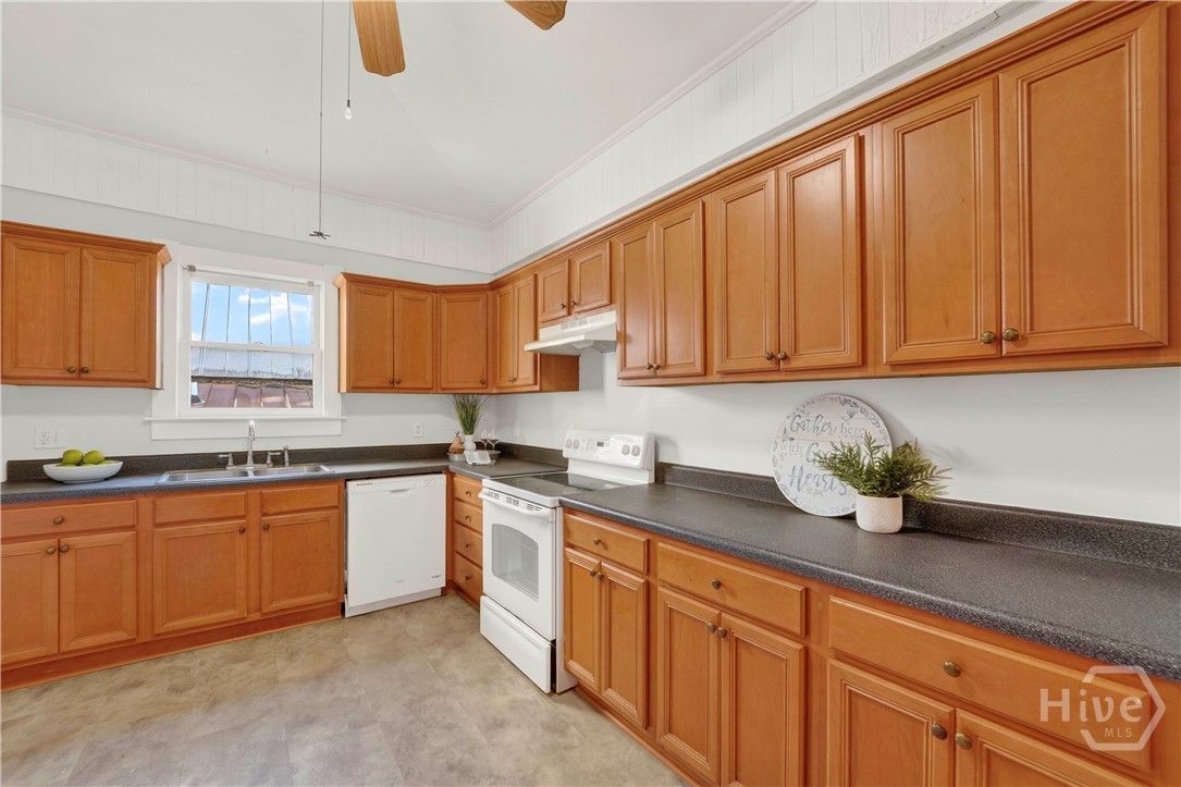 1902 Barnard Street Savannah, GA 31401 - Photo 14 of 48