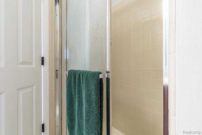2096 Winchester Road Rochester, MI 48307 - Photo 22 of 45 2096 Winchester sm-29.jpg
