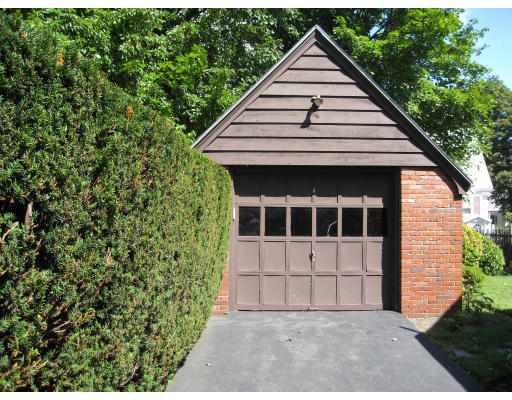 10 Wallace Road Lynn, MA 01902 - Photo 11 of 14 Gallery Image 11