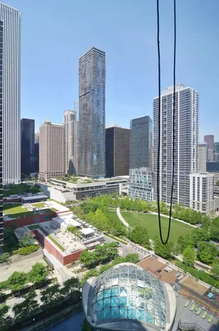 $2,100 | 400 East Randolph Street, Unit 2222, Chicago, IL 60601