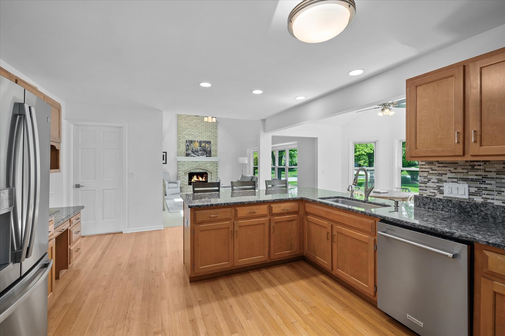 1504 Orwell Road Naperville, IL 60564 - Photo 3 of 45 Gallery Image 3
