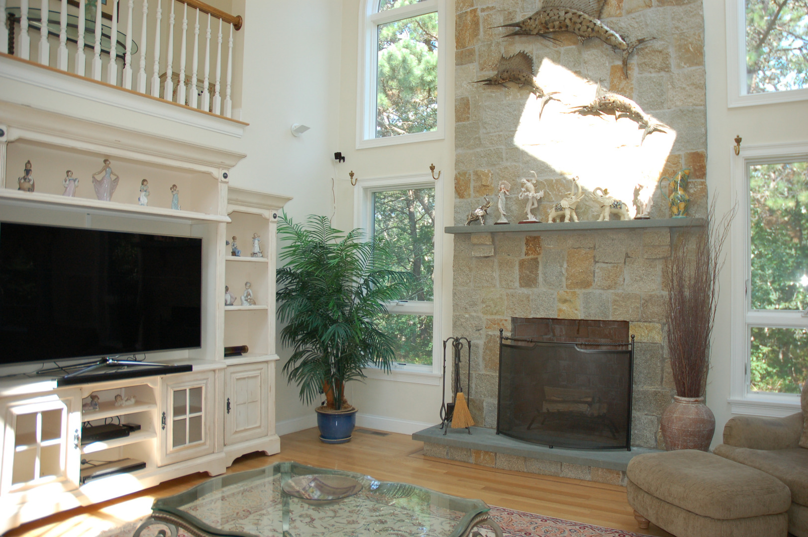 18 Dodgers Hole Road Edgartown, MA 02539 - Photo 19 of 72 Living Room