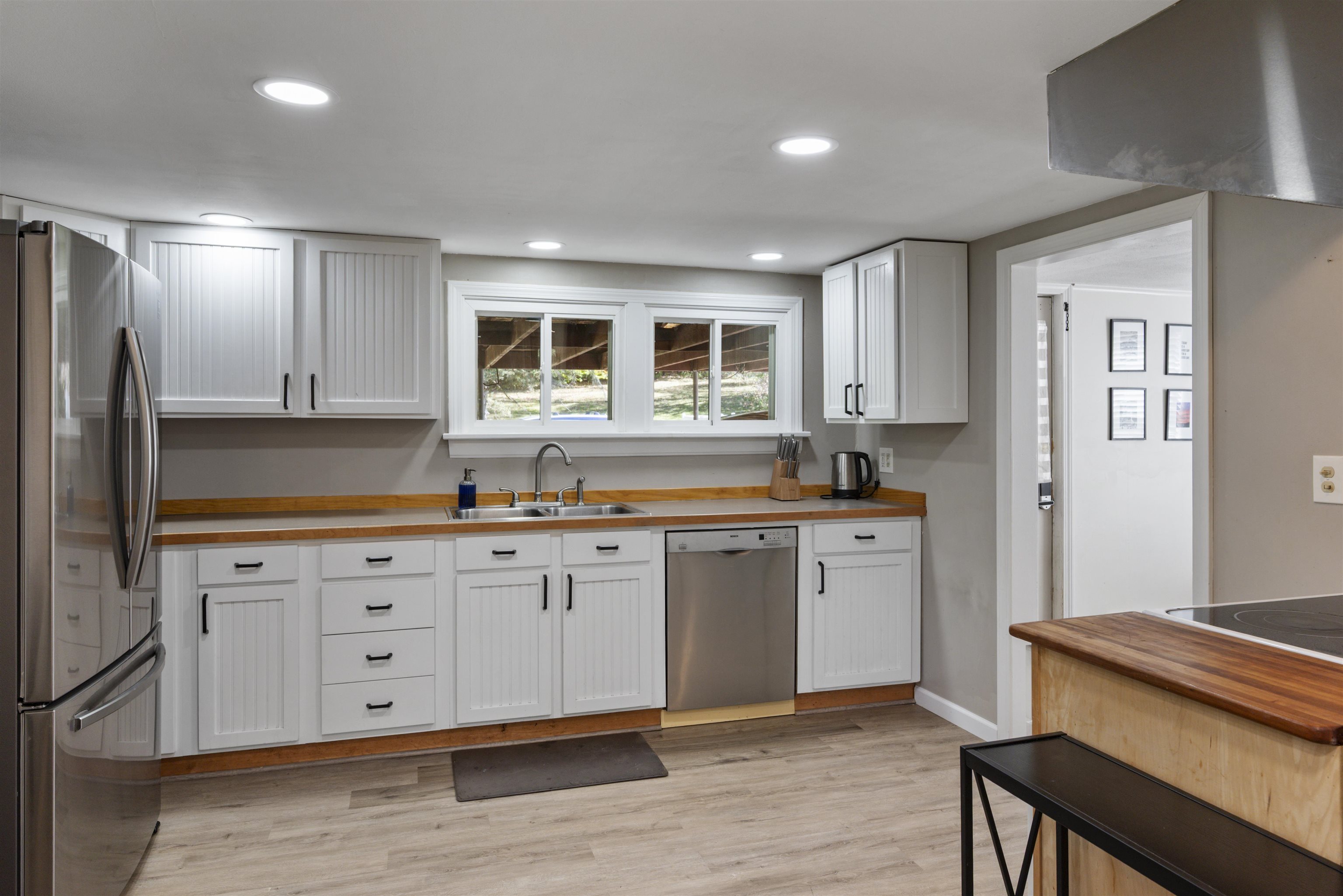 188 Stratton Road Rutland, VT 05701 - Photo 5 of 23