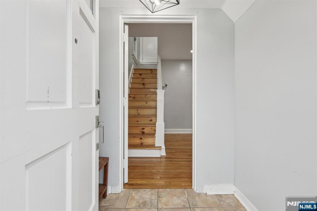 56 Gordon Street Ridgefield Park, NJ 07660 - Photo 3 of 38