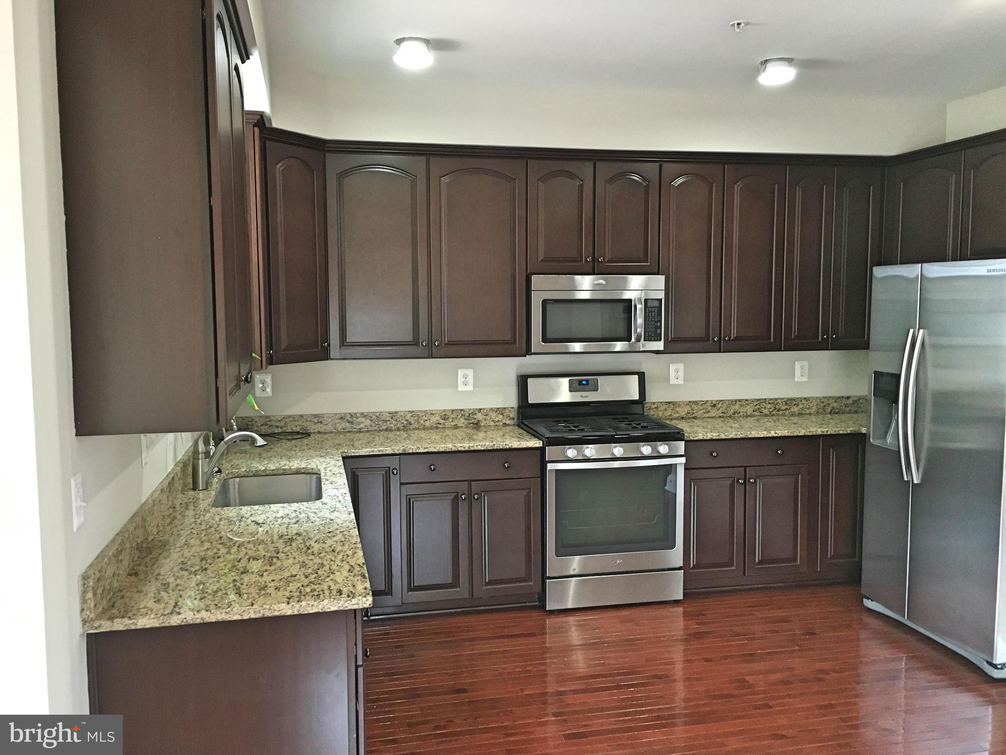 23018 Meadow Mist Road Clarksburg, MD 20871 - Photo 5 of 20 Kitchen Full