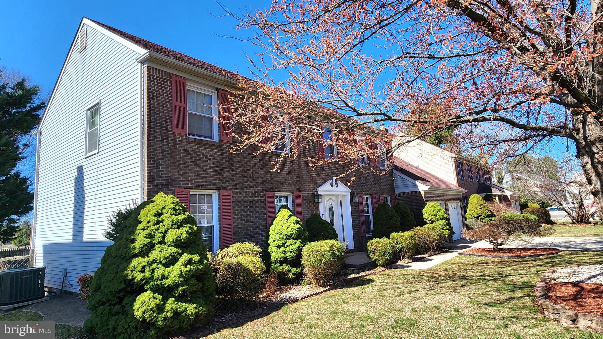 46 Currant Drive Newark, DE 19702 - Photo 3 of 47 a front view of house with yard