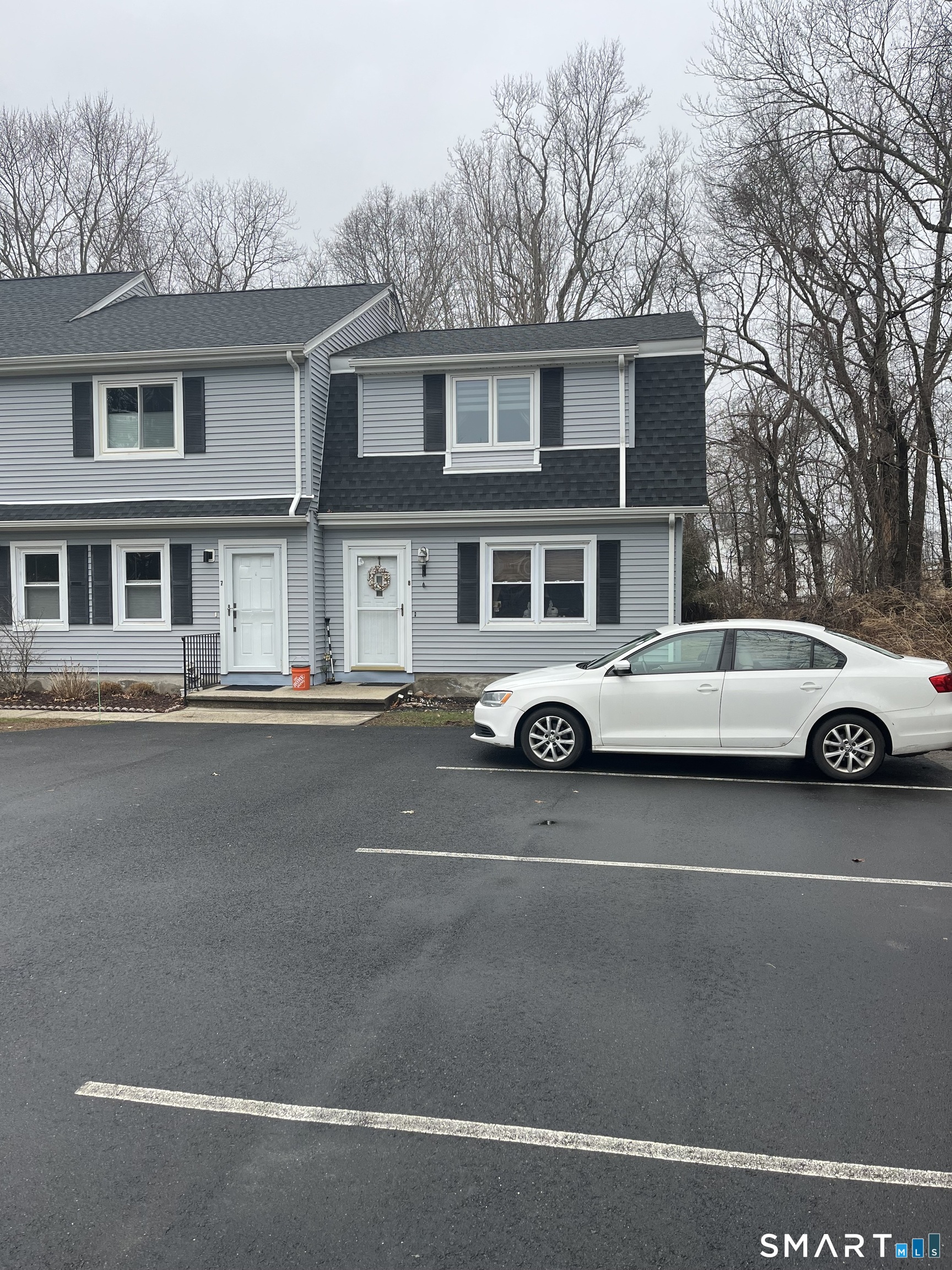 161 Cosey Beach Road, Unit 8 East Haven, CT 06512 - Photo 2 of 5