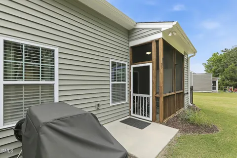 $374,900 | 529 Barneswyck Drive, Fuquay-Varina, NC 27526