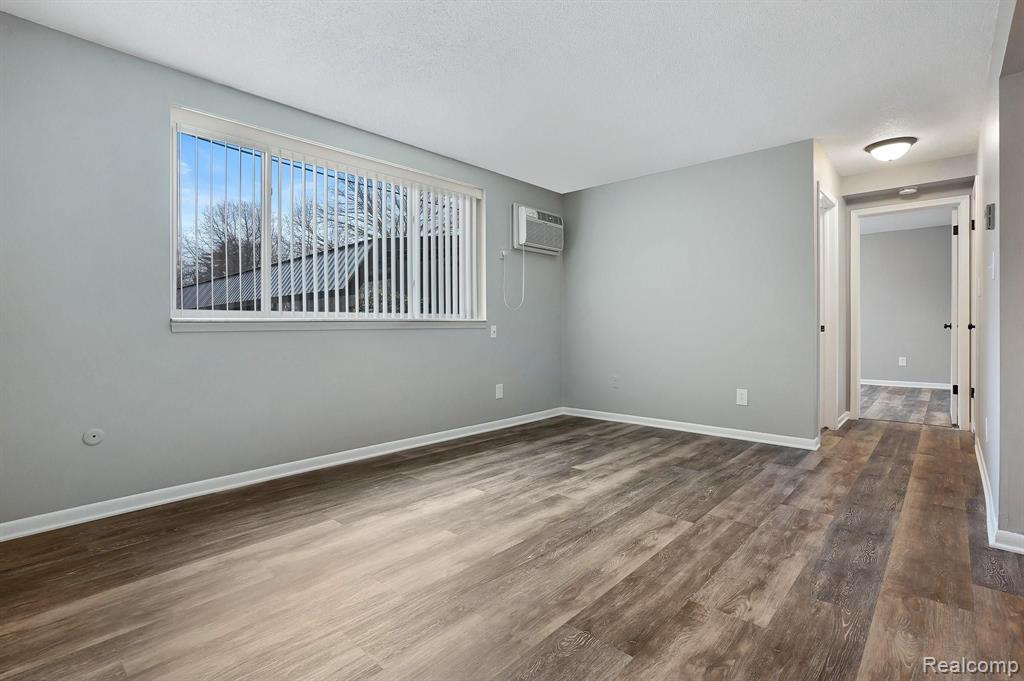 1627 South Riverside Avenue, Unit 4 St. Clair, MI 48079 - Photo 5 of 16