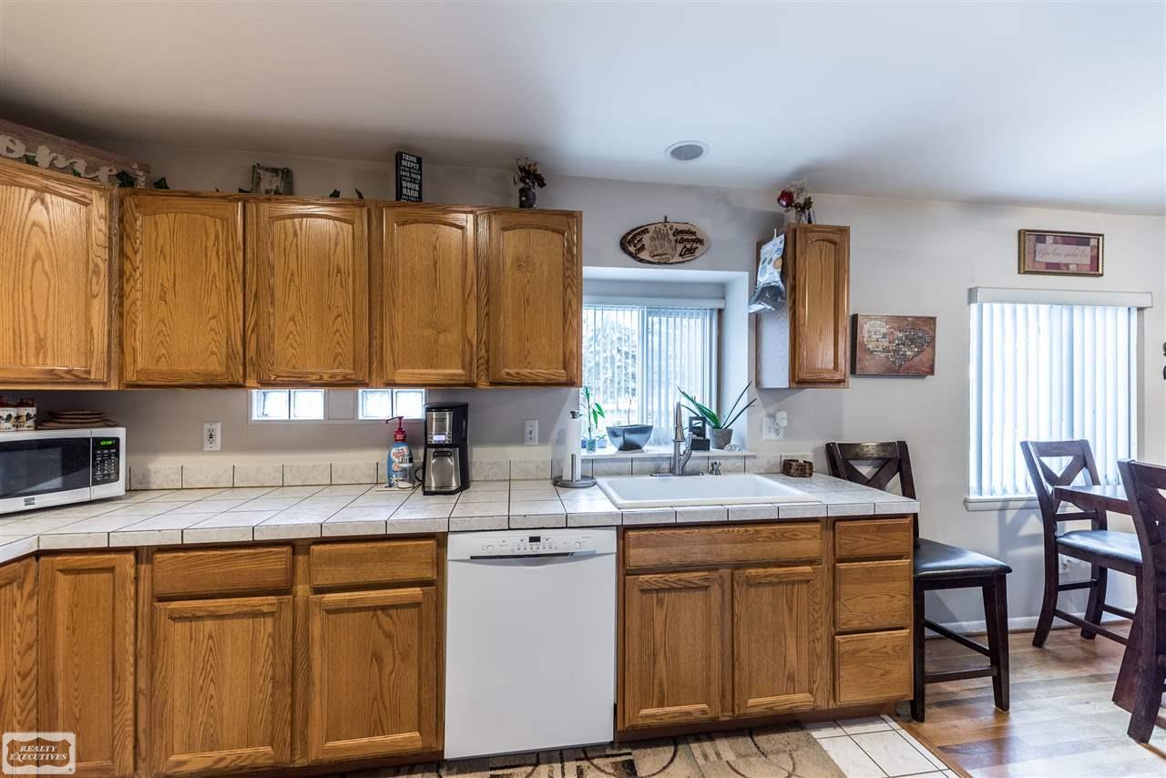 1408 Minnesota Road Troy, MI 48083 - Photo 9 of 26 31369610-8.JPG