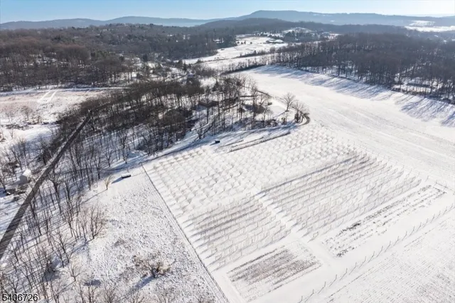 $990,000 | 63 Valley Crest Road, Annandale, NJ 08801