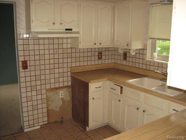 8629 Mannington Road Canton, MI 48187 - Photo 9 of 20 MANNINGTON-KITCHEN2