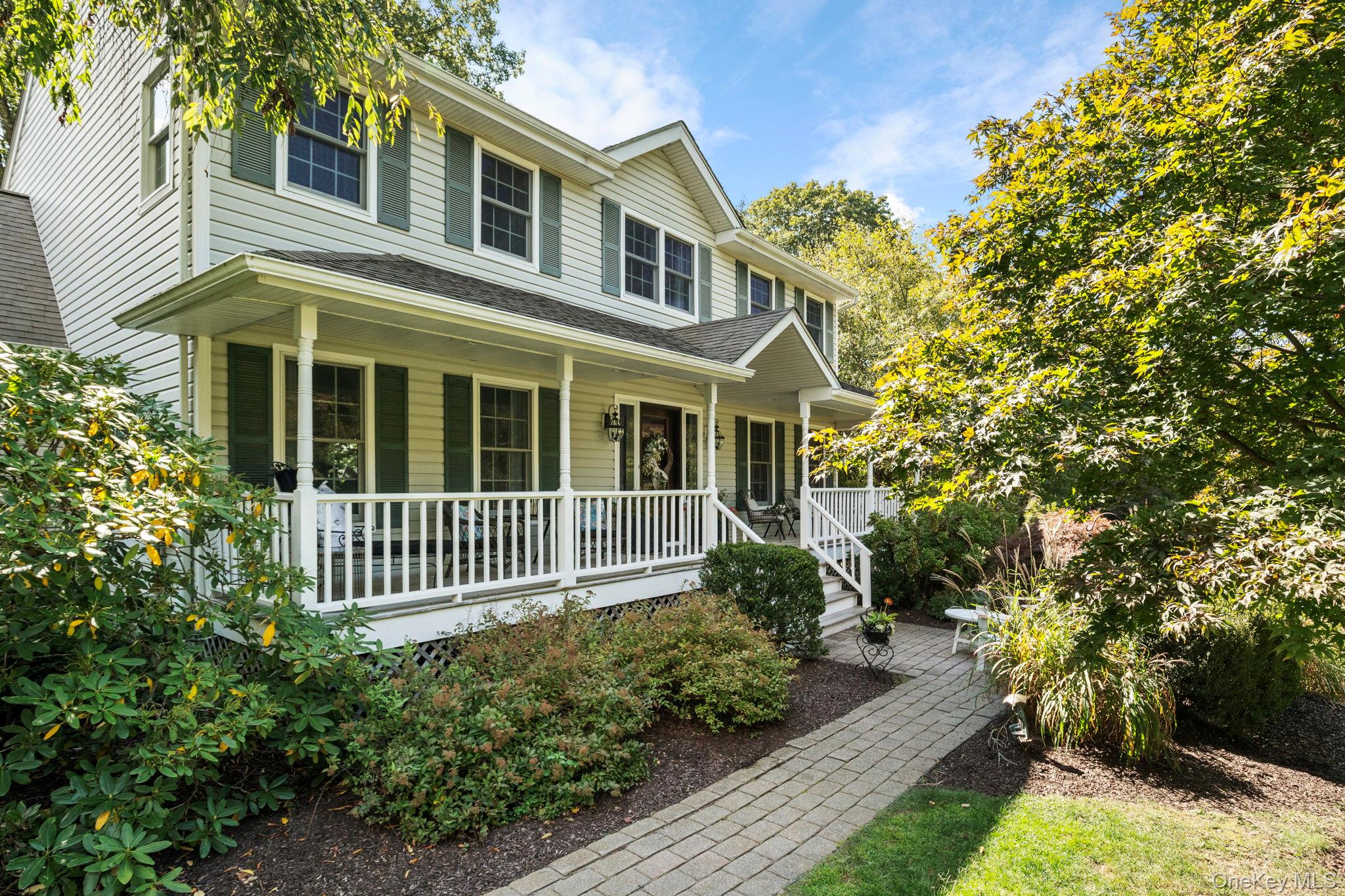 6 Ridge Circle Mahopac, NY 10541 - Photo 43 of 49 a front view of a house with garden