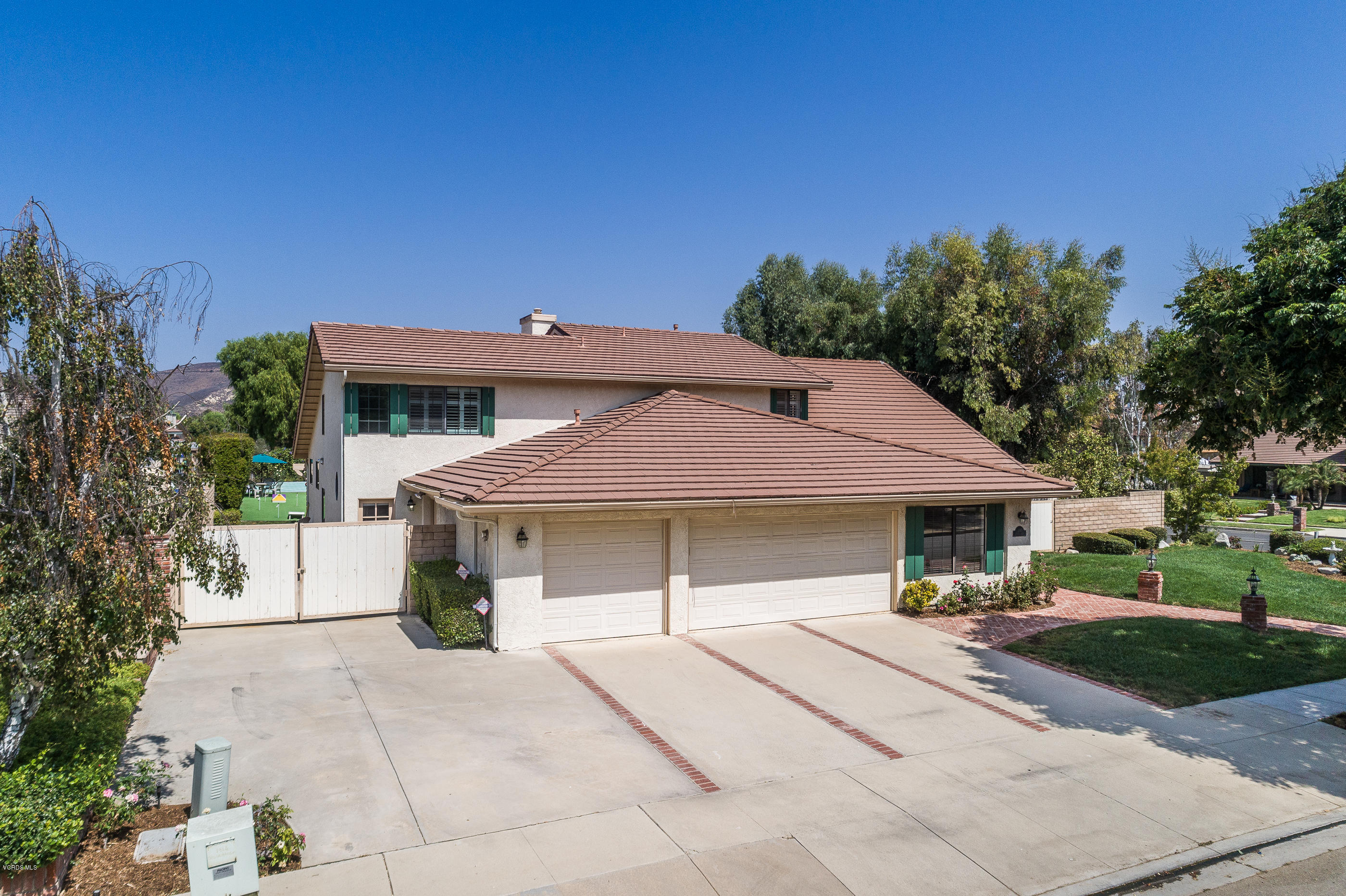 191 Stonebrook Street Simi Valley, CA 93065 - Photo 1 of 77 191 Stonebrook St-66