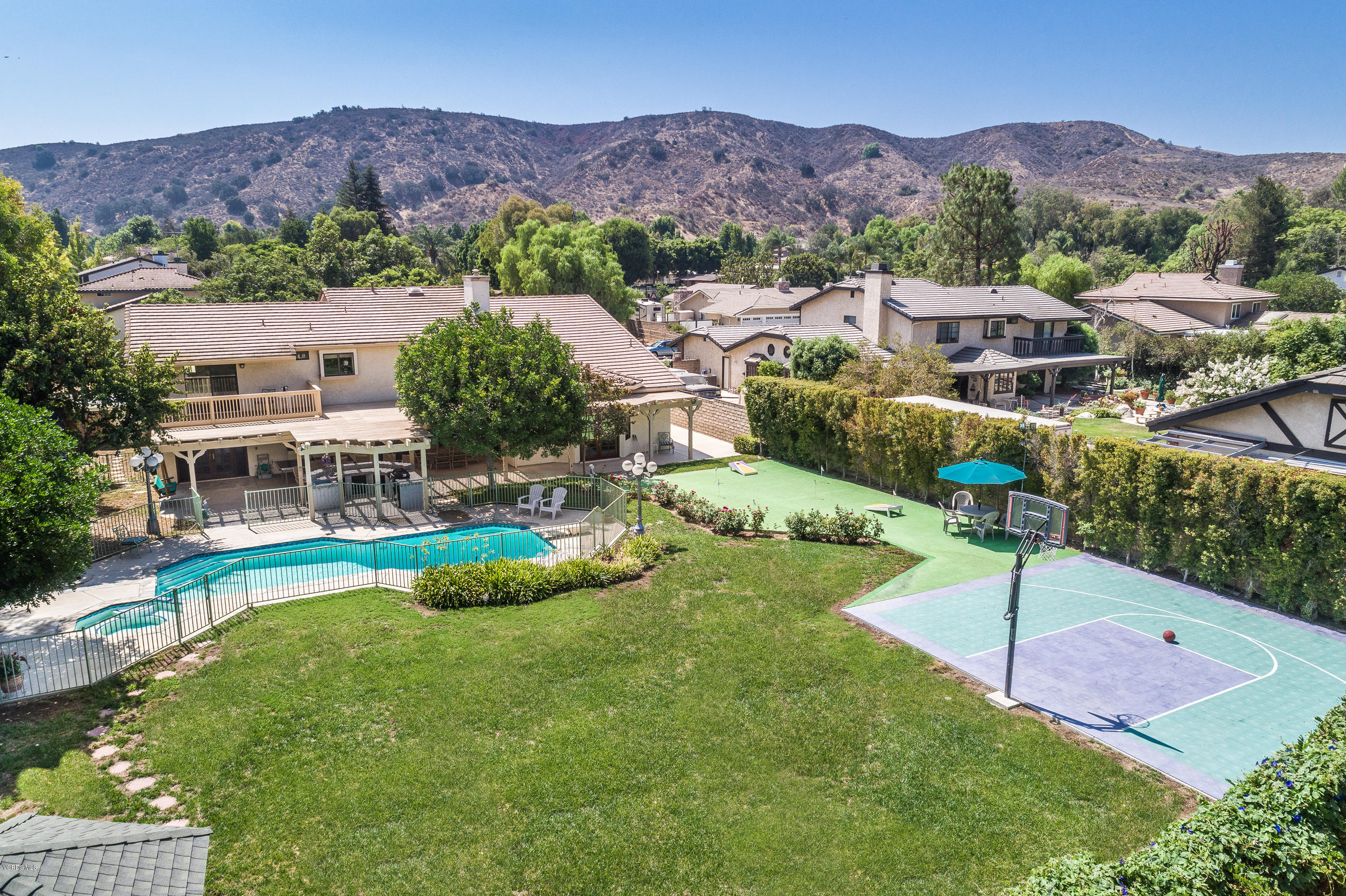 191 Stonebrook Street Simi Valley, CA 93065 - Photo 3 of 77 191 Stonebrook St-75
