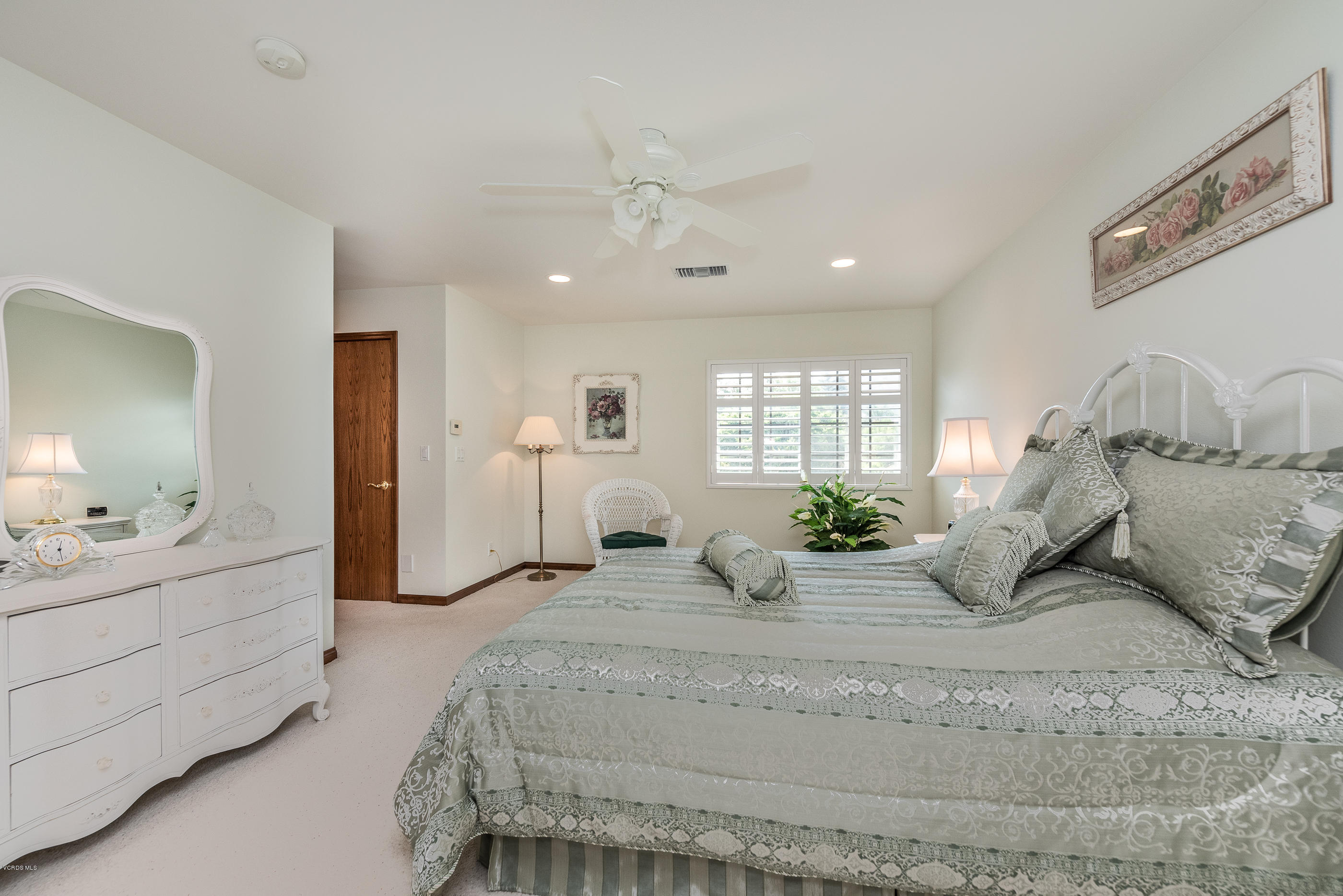 191 Stonebrook Street Simi Valley, CA 93065 - Photo 24 of 77 191 Stonebrook St-35