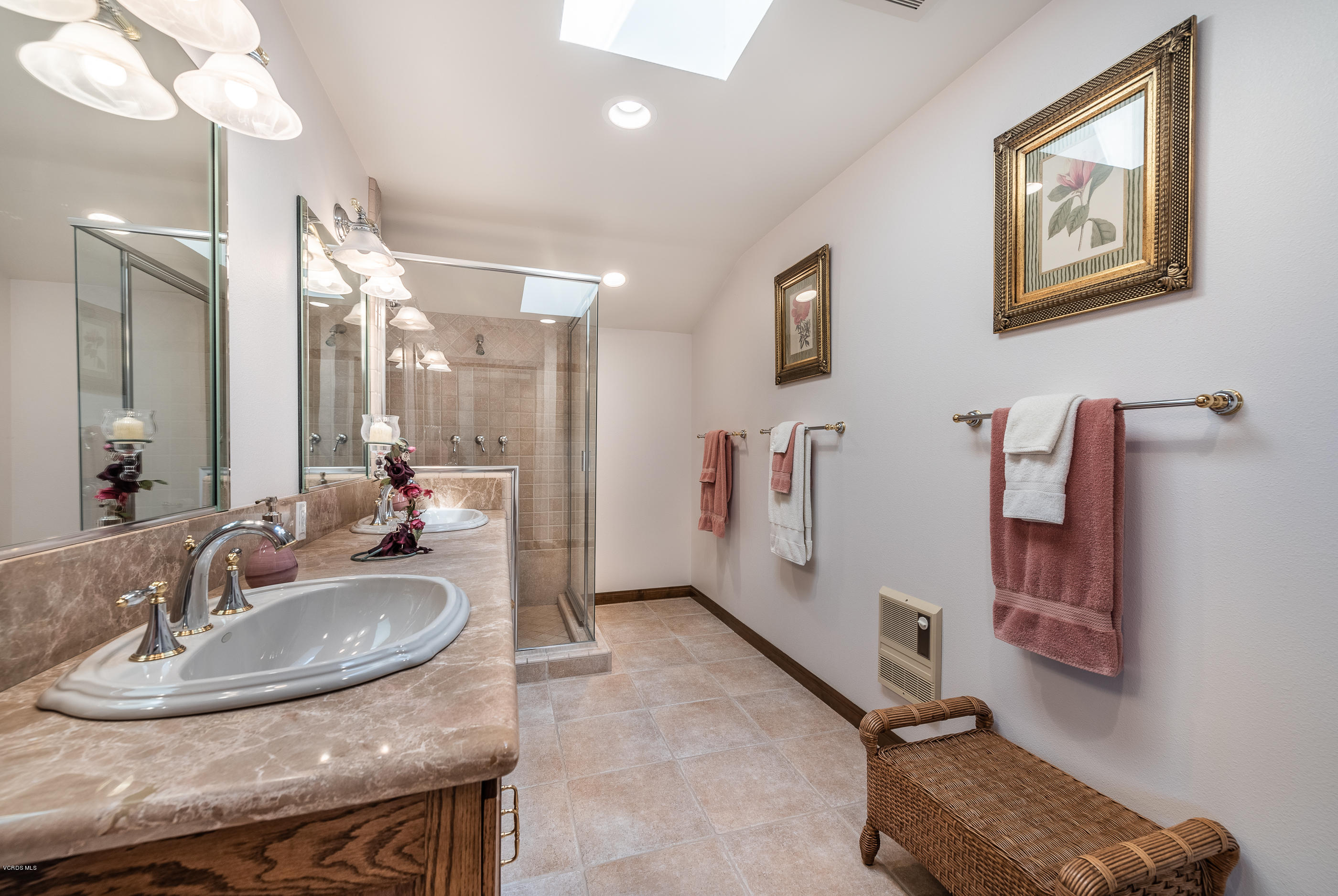 191 Stonebrook Street Simi Valley, CA 93065 - Photo 25 of 77 191 Stonebrook St-36