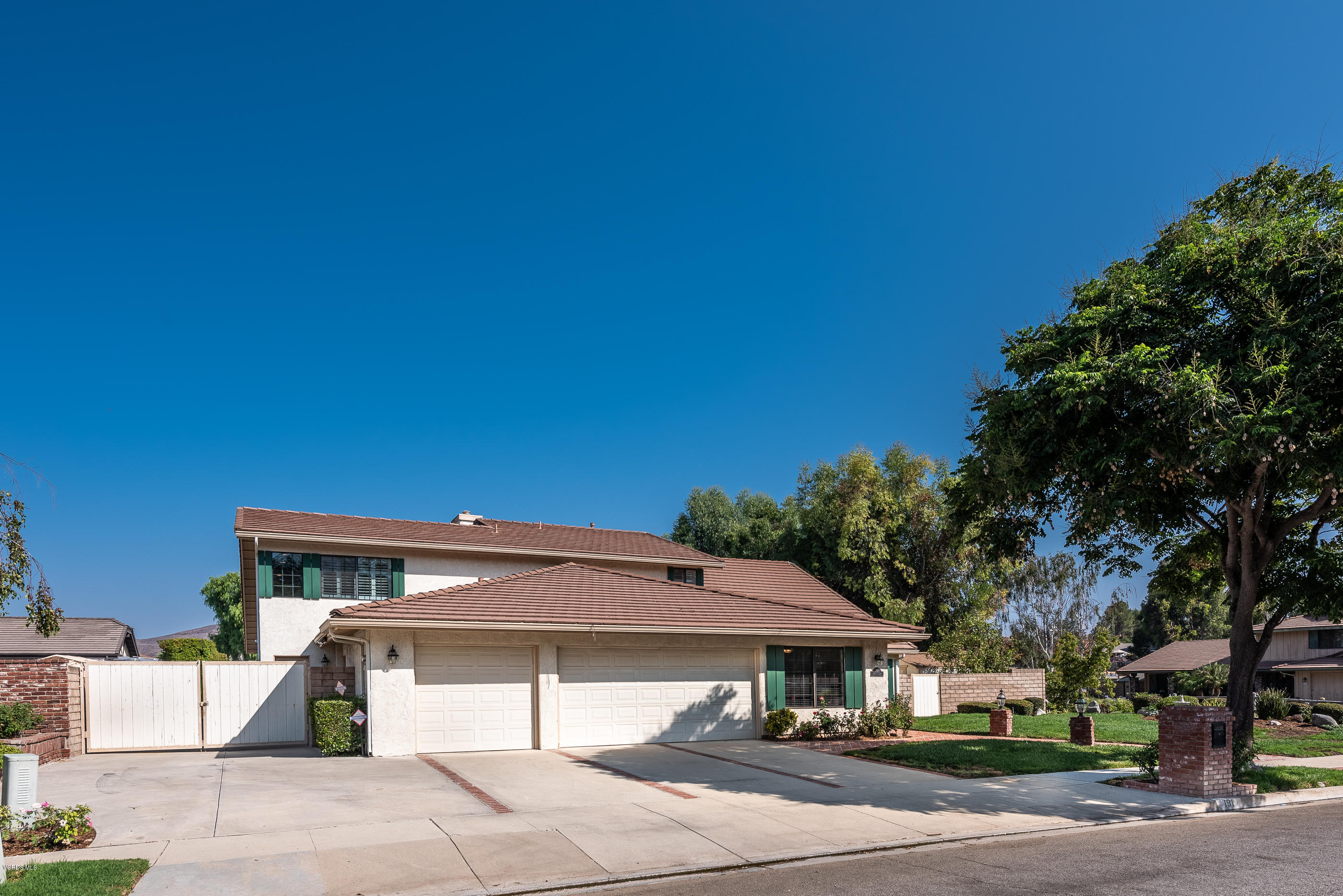 191 Stonebrook Street Simi Valley, CA 93065 - Photo 39 of 77 191 Stonebrook St-1