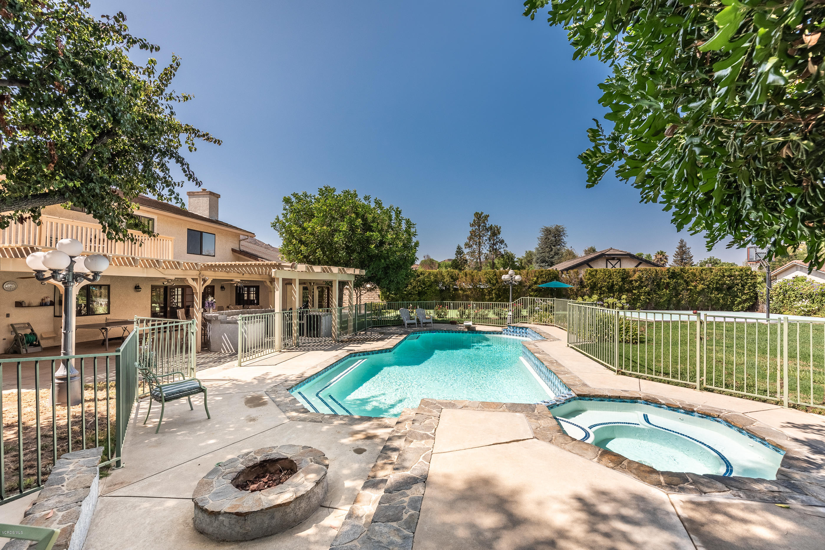 191 Stonebrook Street Simi Valley, CA 93065 - Photo 49 of 77 191 Stonebrook St-57