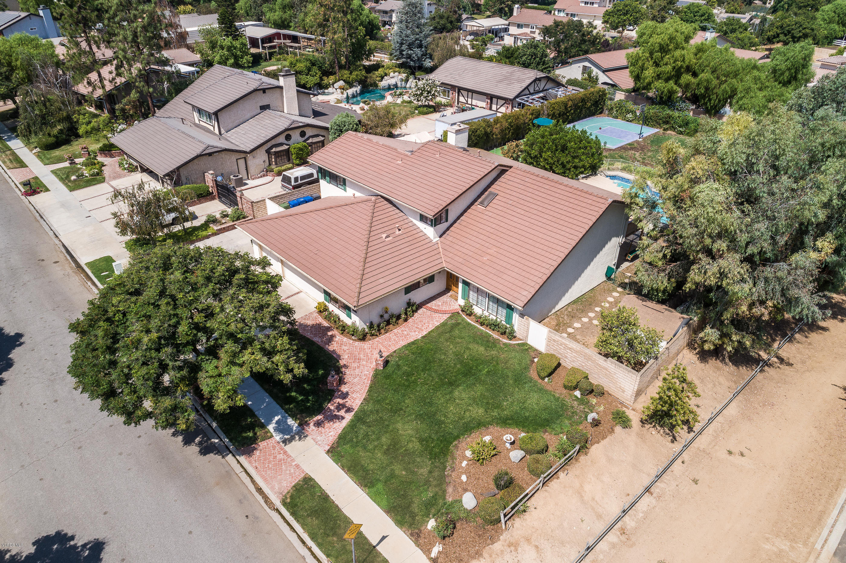 191 Stonebrook Street Simi Valley, CA 93065 - Photo 60 of 77 191 Stonebrook St-69