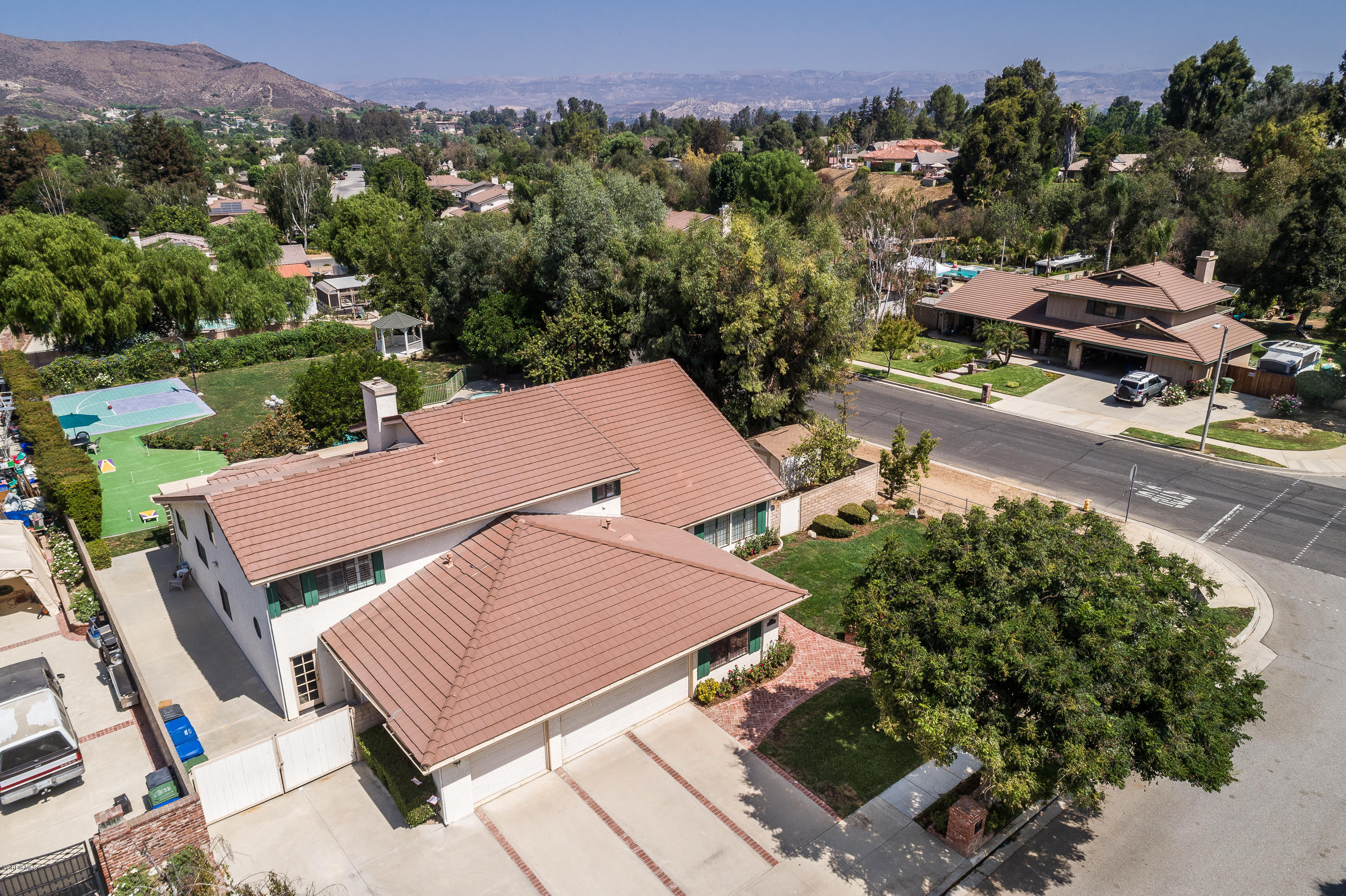 191 Stonebrook Street Simi Valley, CA 93065 - Photo 61 of 77 191 Stonebrook St-70