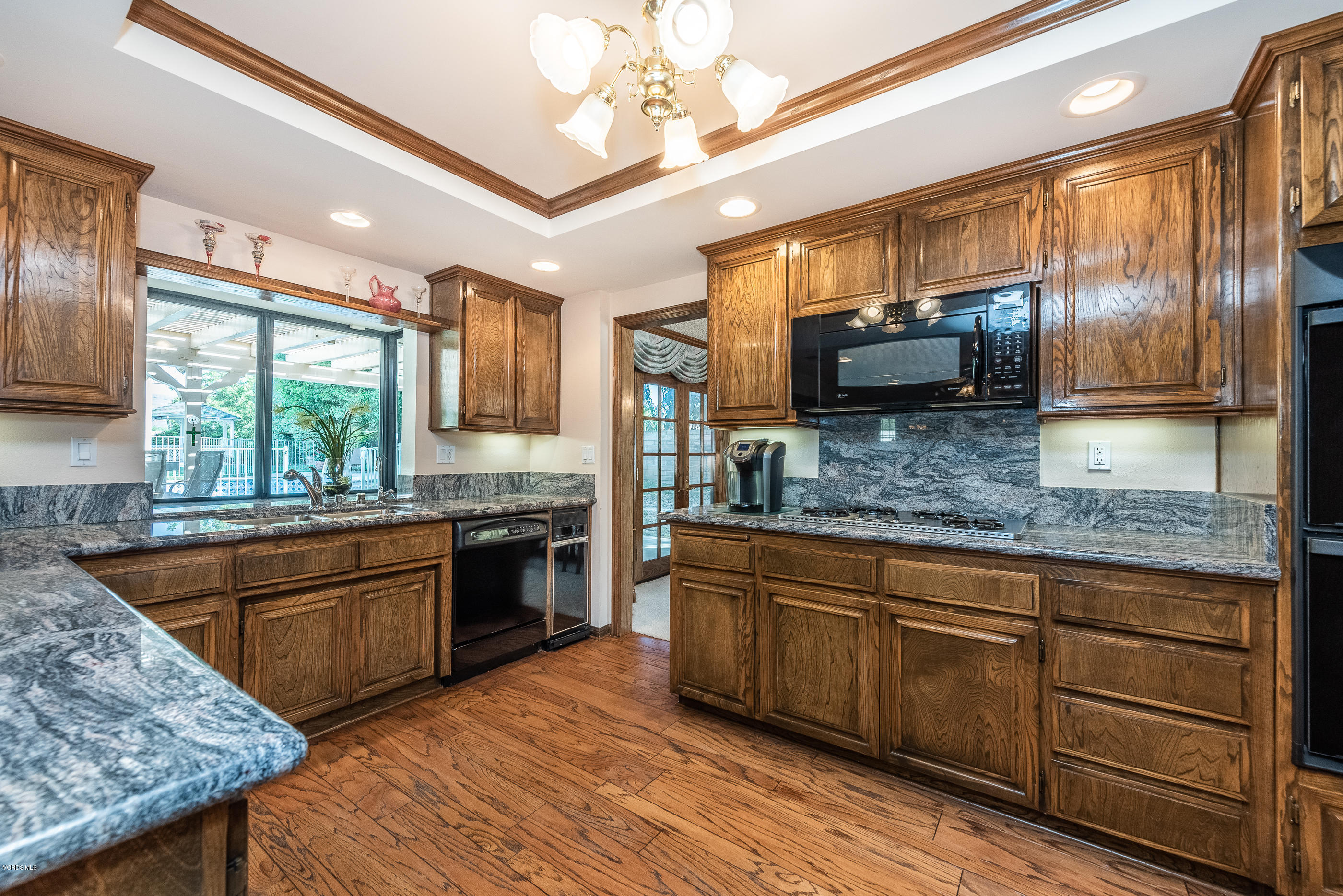 191 Stonebrook Street Simi Valley, CA 93065 - Photo 65 of 77 191 Stonebrook St-12