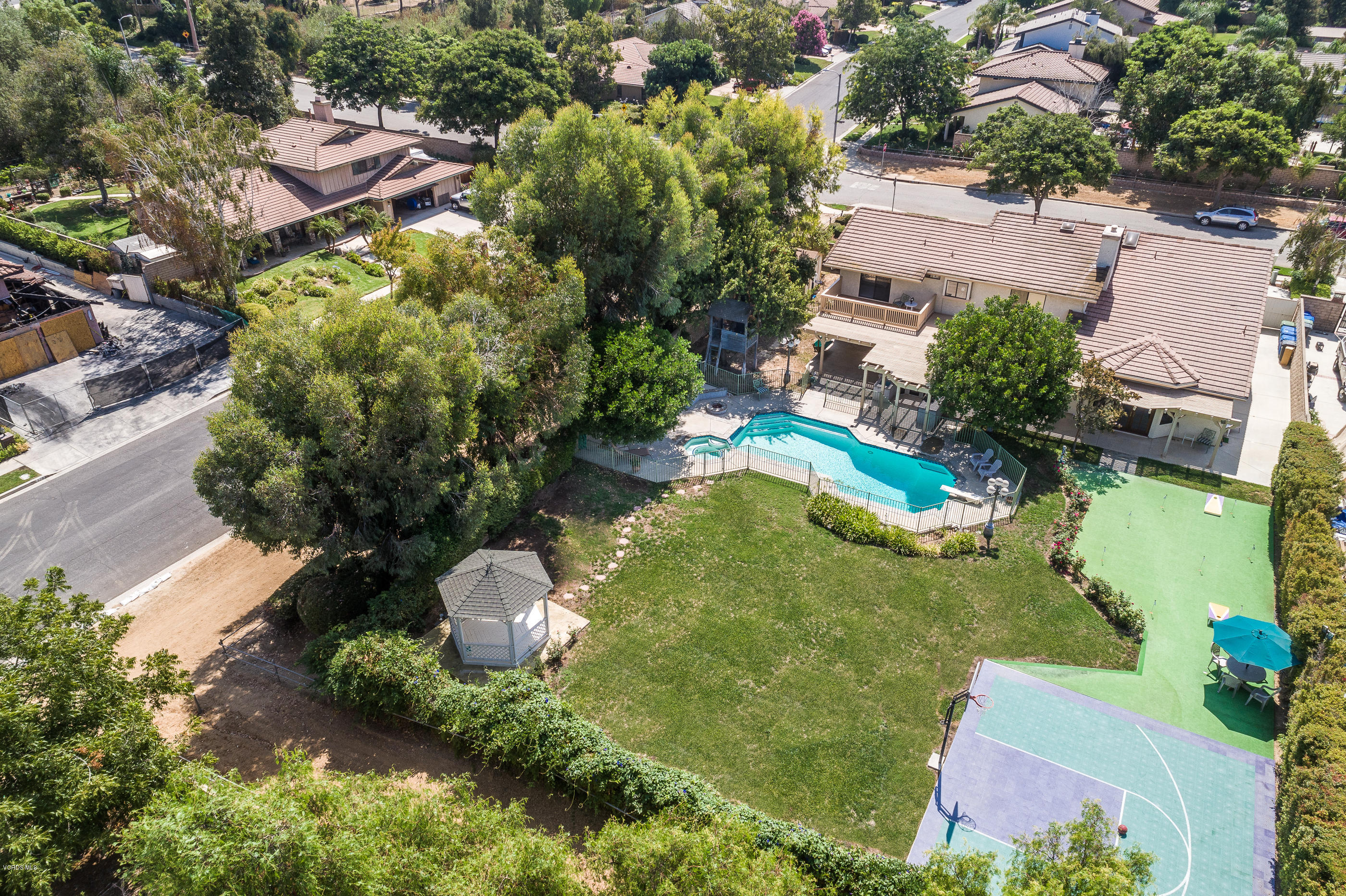 191 Stonebrook Street Simi Valley, CA 93065 - Photo 66 of 77 191 Stonebrook St-74