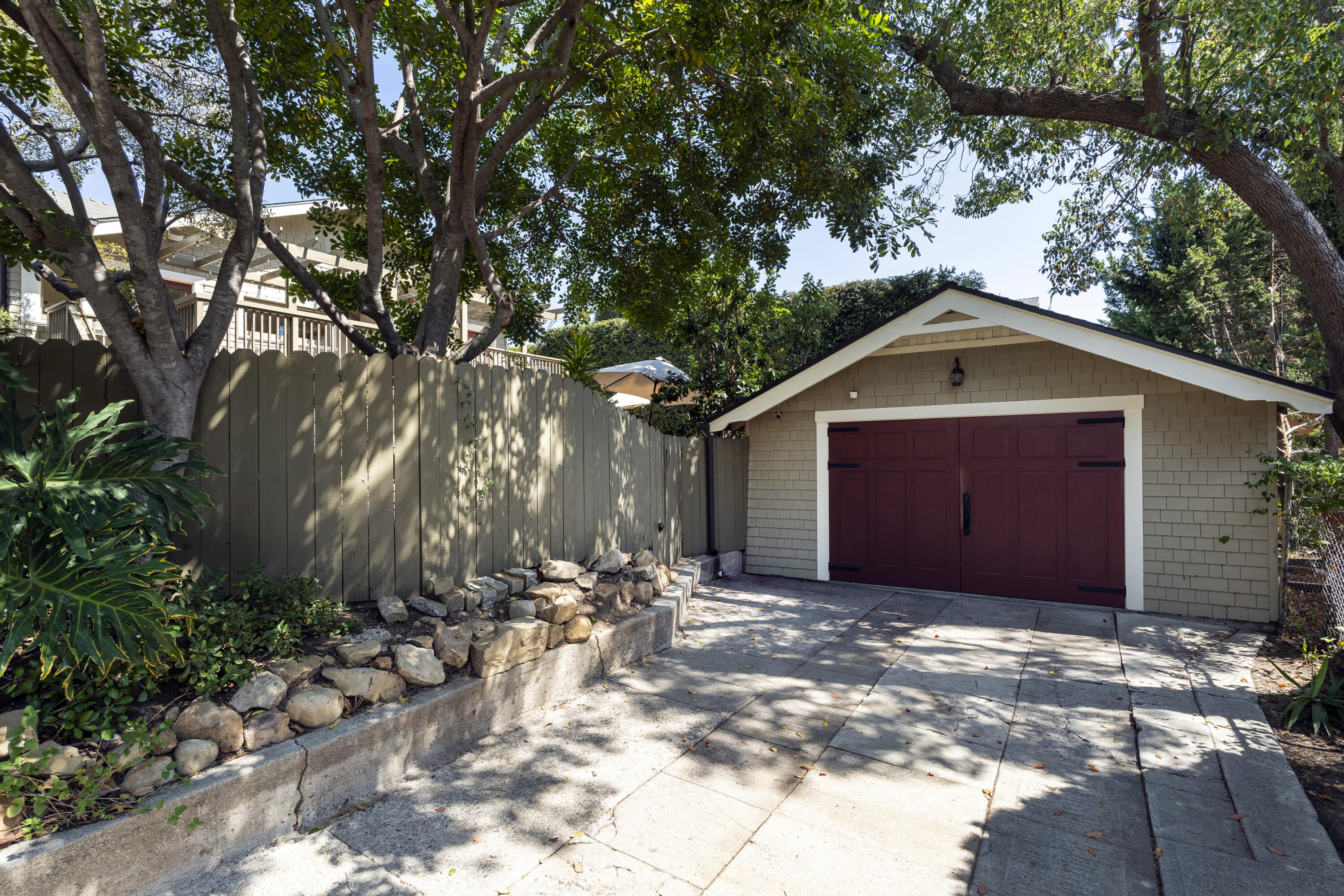 1435 Olive Street Santa Barbara, CA 93101 - Photo 23 of 29 Detached Garage