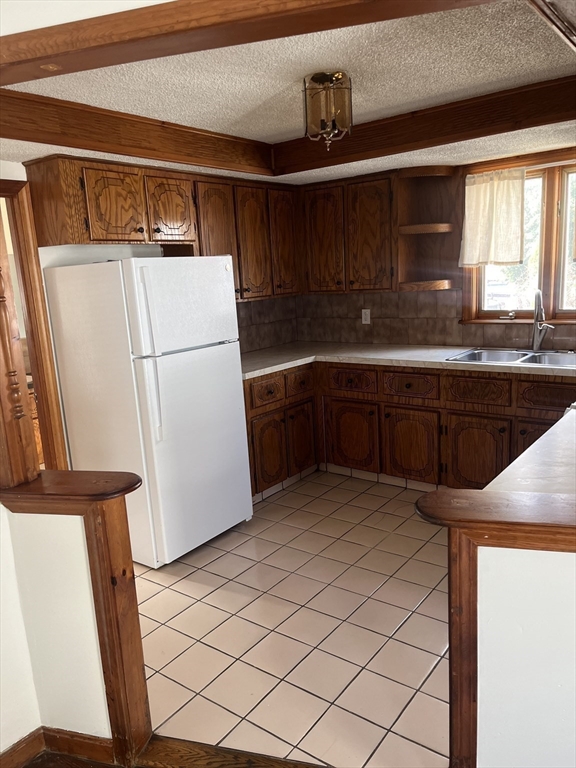862 Locust Street Fall River, MA 02720 - Photo 4 of 11 Gallery Image 4