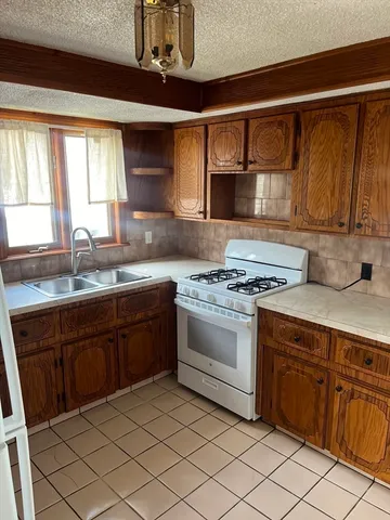 $599,998 | 862 Locust Street, Fall River, MA 02720