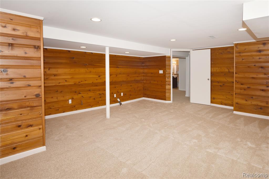 2261 Dunstable Road Birmingham, MI 48009 - Photo 25 of 39
