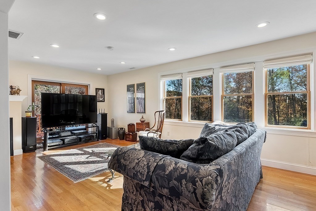 64 Wenham Road Topsfield, MA 01983 - Photo 15 of 42 Gallery Image 15