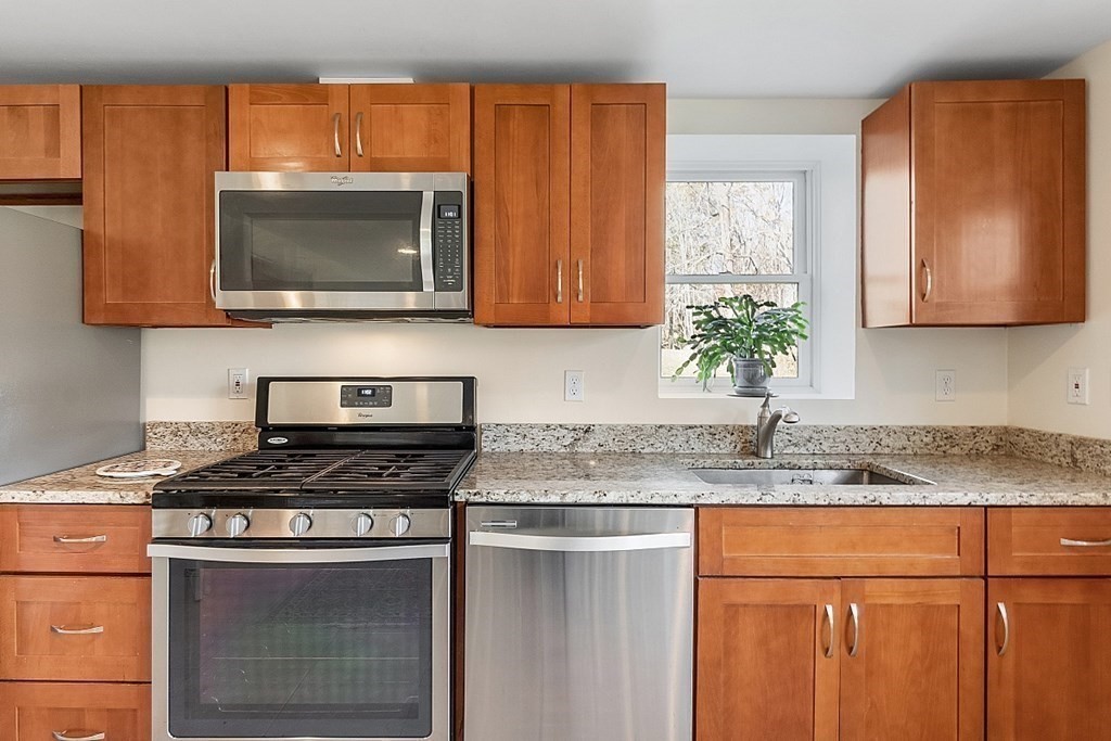 64 Wenham Road Topsfield, MA 01983 - Photo 31 of 42 Gallery Image 31