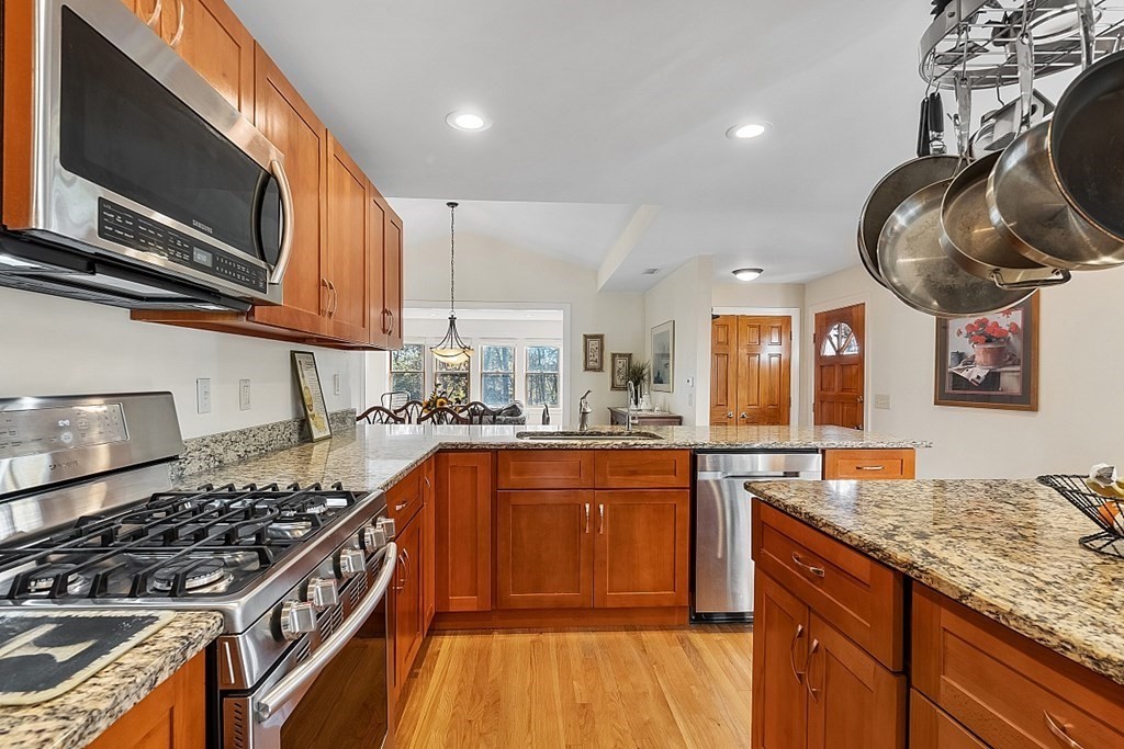 64 Wenham Road Topsfield, MA 01983 - Photo 8 of 42 Gallery Image 8