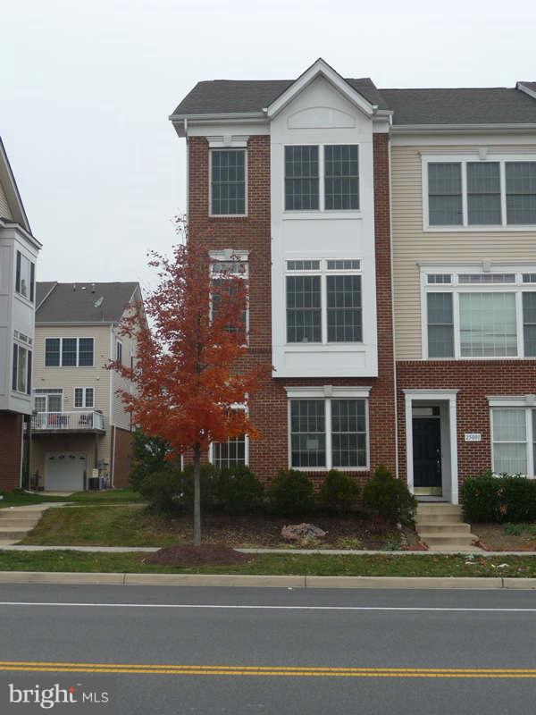 25003 Riding Center Drive Chantilly, VA 20152 - Photo 1 of 26 Exterior (Front)