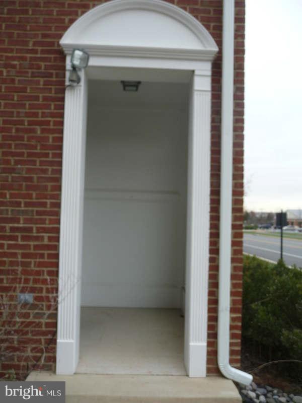 25003 Riding Center Drive Chantilly, VA 20152 - Photo 3 of 26 Exterior (Front)