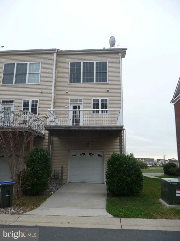 25003 Riding Center Drive Chantilly, VA 20152 - Photo 23 of 26 Exterior (Rear)