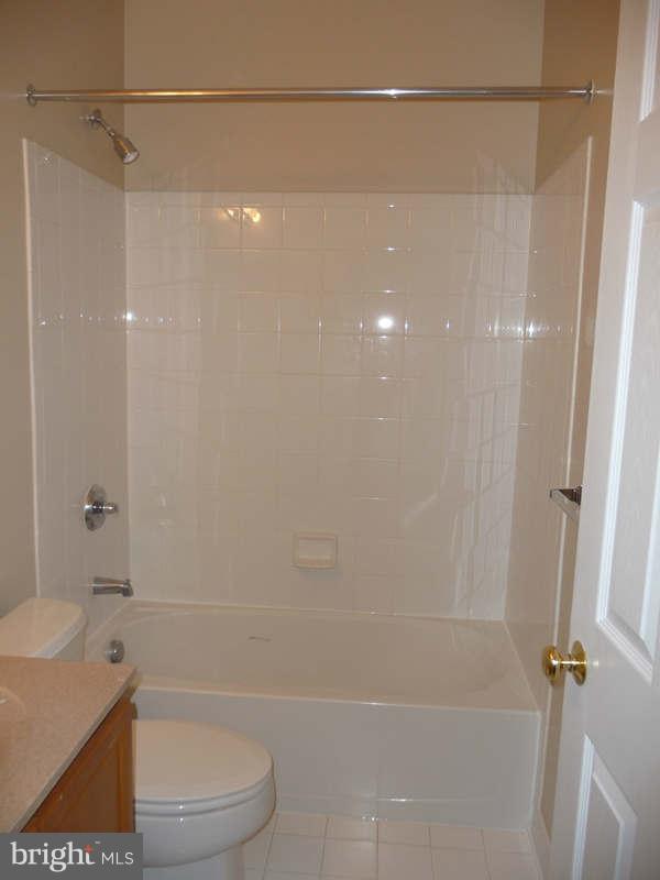 25003 Riding Center Drive Chantilly, VA 20152 - Photo 10 of 26 Bath