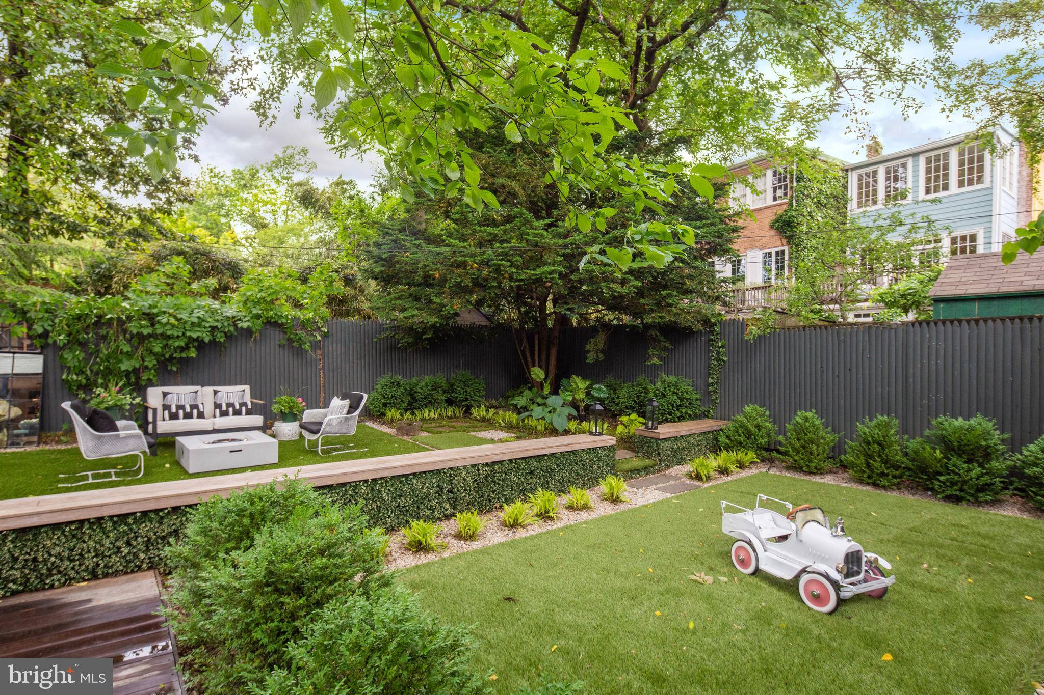 1622 33rd Street Northwest Washington, DC 20007 - Photo 2 of 16