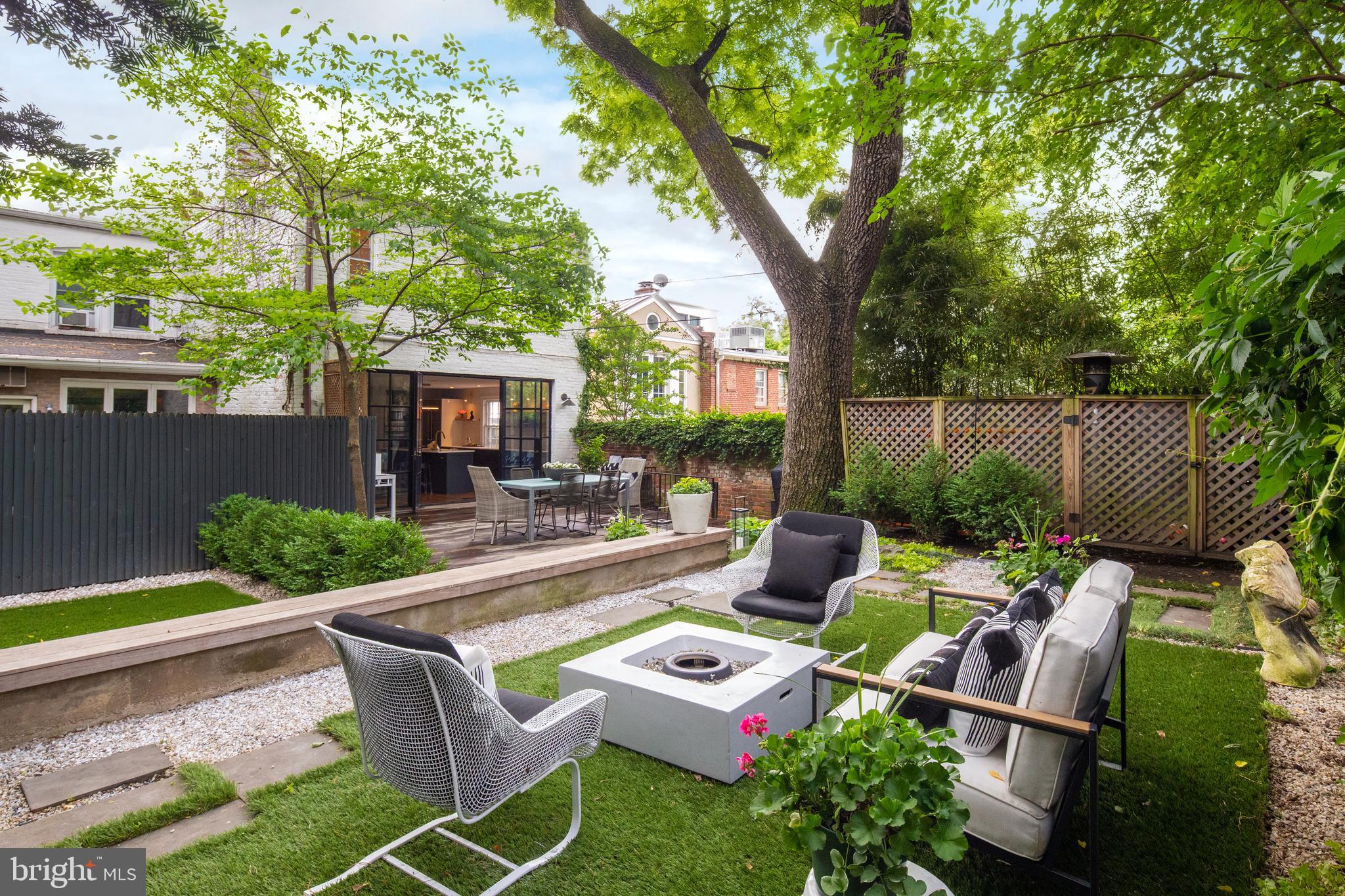 1622 33rd Street Northwest Washington, DC 20007 - Photo 3 of 16