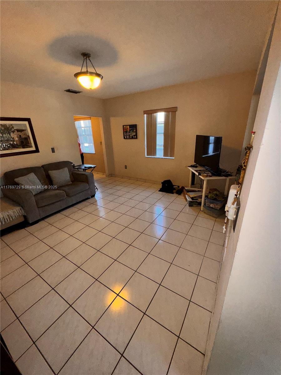 30 East 59th Street Hialeah, FL 33013 - Photo 2 of 21