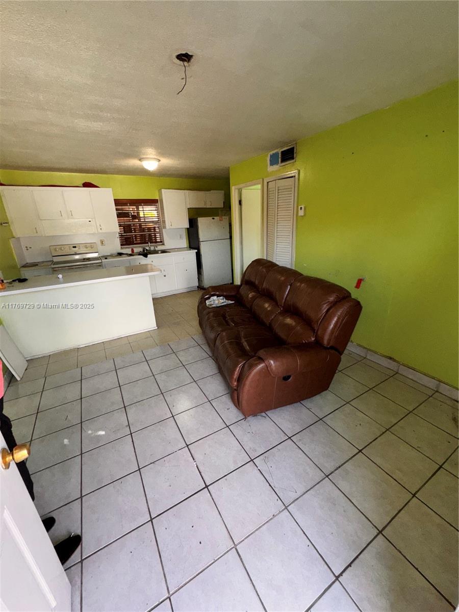 30 East 59th Street Hialeah, FL 33013 - Photo 10 of 21