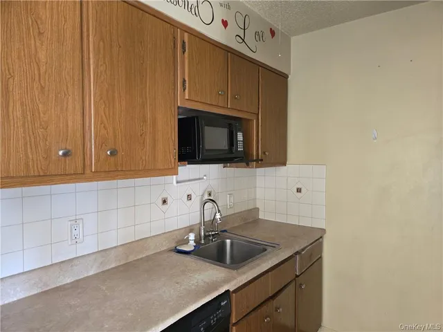 $1,650 | 44 Inwood Road, Middletown, NY 10941