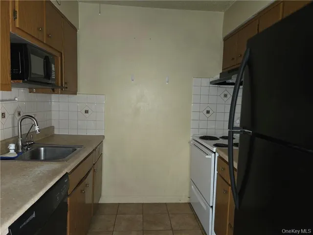 $1,650 | 44 Inwood Road, Middletown, NY 10941