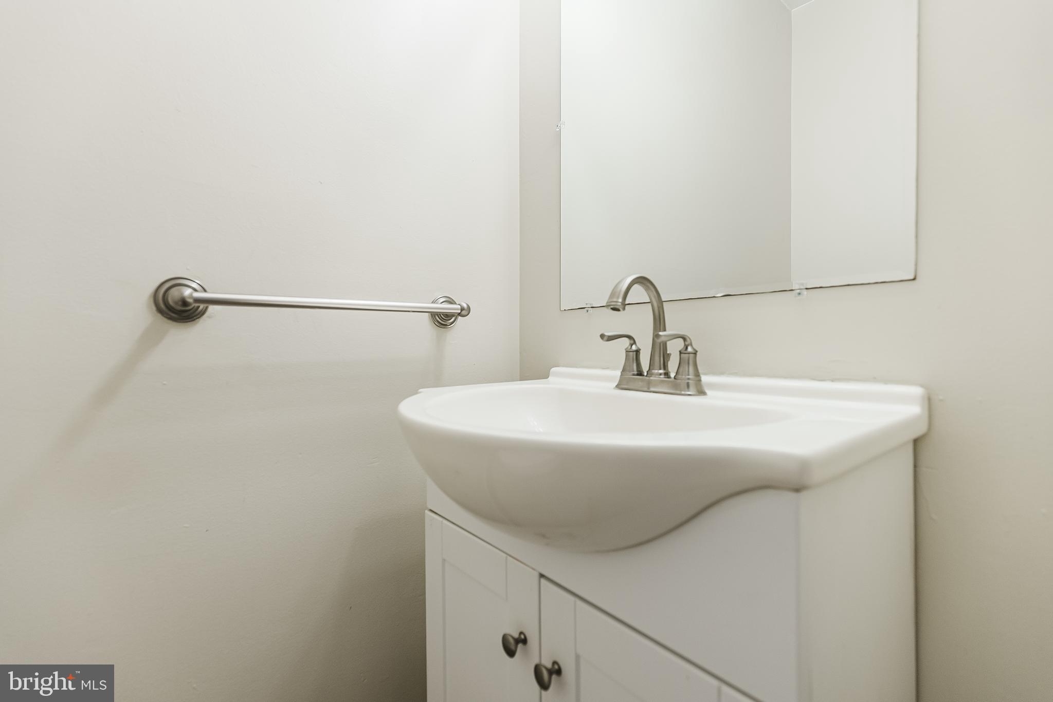 146 Kulp Road Harleysville, PA 19438 - Photo 6 of 16 1/2 BATH POWDER ROOM