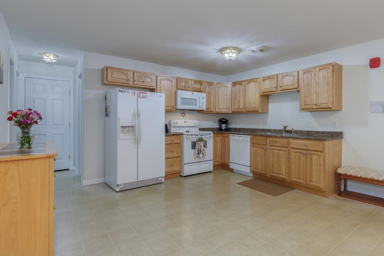 65 Fordway Extension, Unit 1305 Derry, NH 03038 - Photo 5 of 17