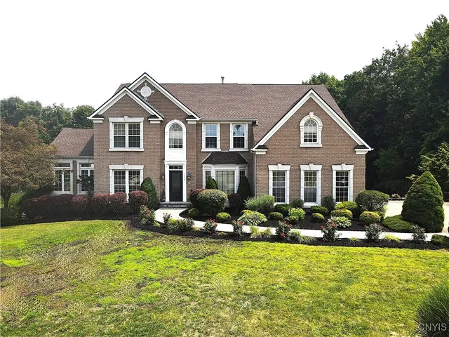 $999,998 | 7638 Haylage Circle, Lysander, NY 13027