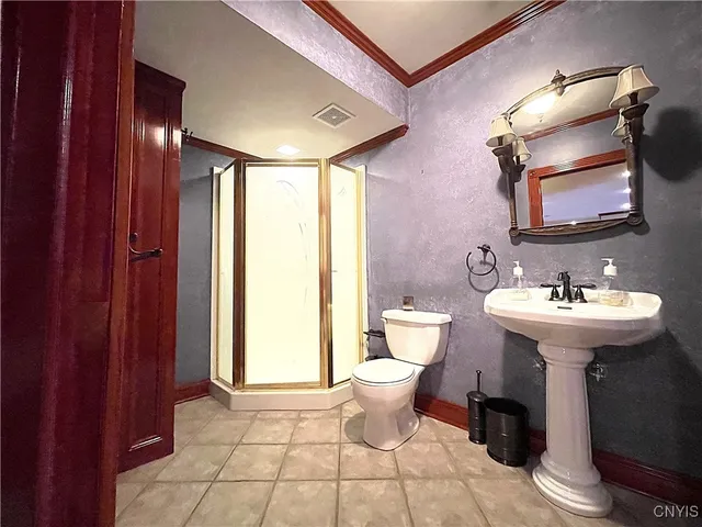 $999,998 | 7638 Haylage Circle, Lysander, NY 13027