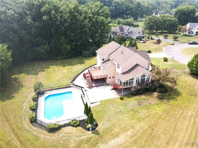 $999,998 | 7638 Haylage Circle, Lysander, NY 13027