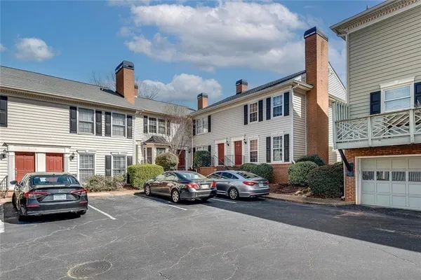$350,000 | 100 Mt Vernon Circle, Atlanta, GA 30338
